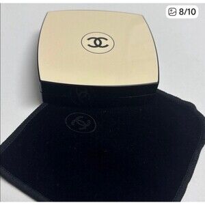 Chanel Les Beiges Healthy Glow Luminous Colour in Medium
